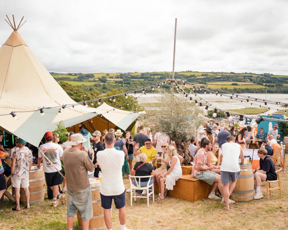RockOyster2025_Day2_202507251641_HarbourYard_CaitlinMogridge