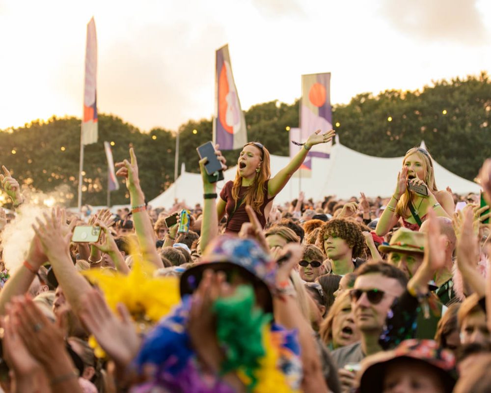 RockOyster2025_Day4_202507272044_Crowd,UB40_CaitlinMogridge